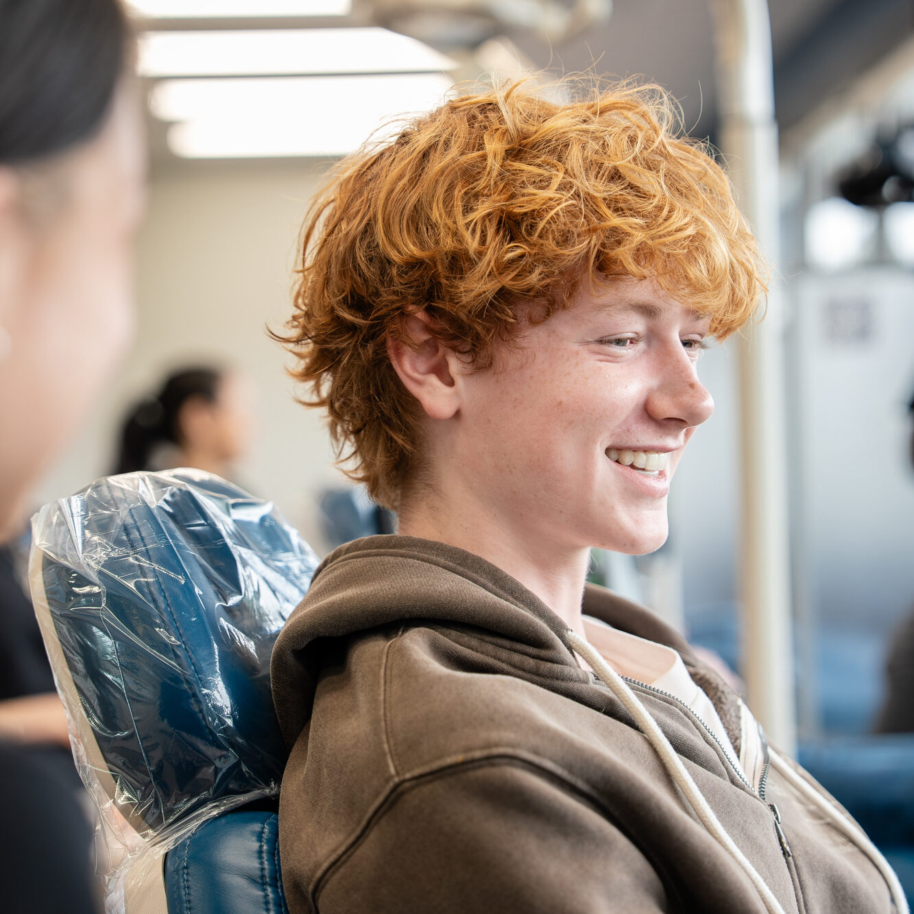 teen-patient_patient-int_chair-int